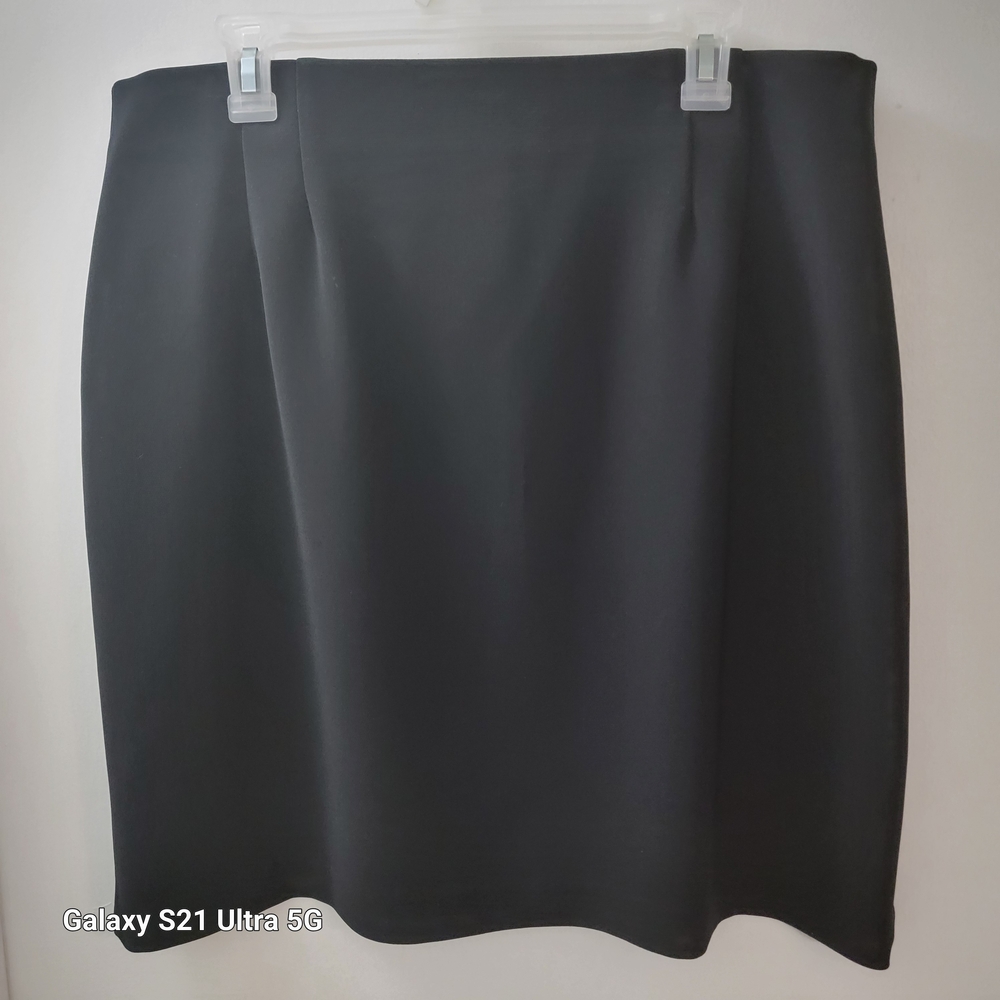 Chic Black Mini Skirt